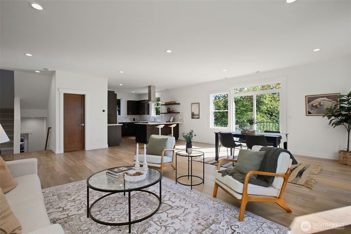 Property Photo: 4812 S Frontenac Street WA 98118