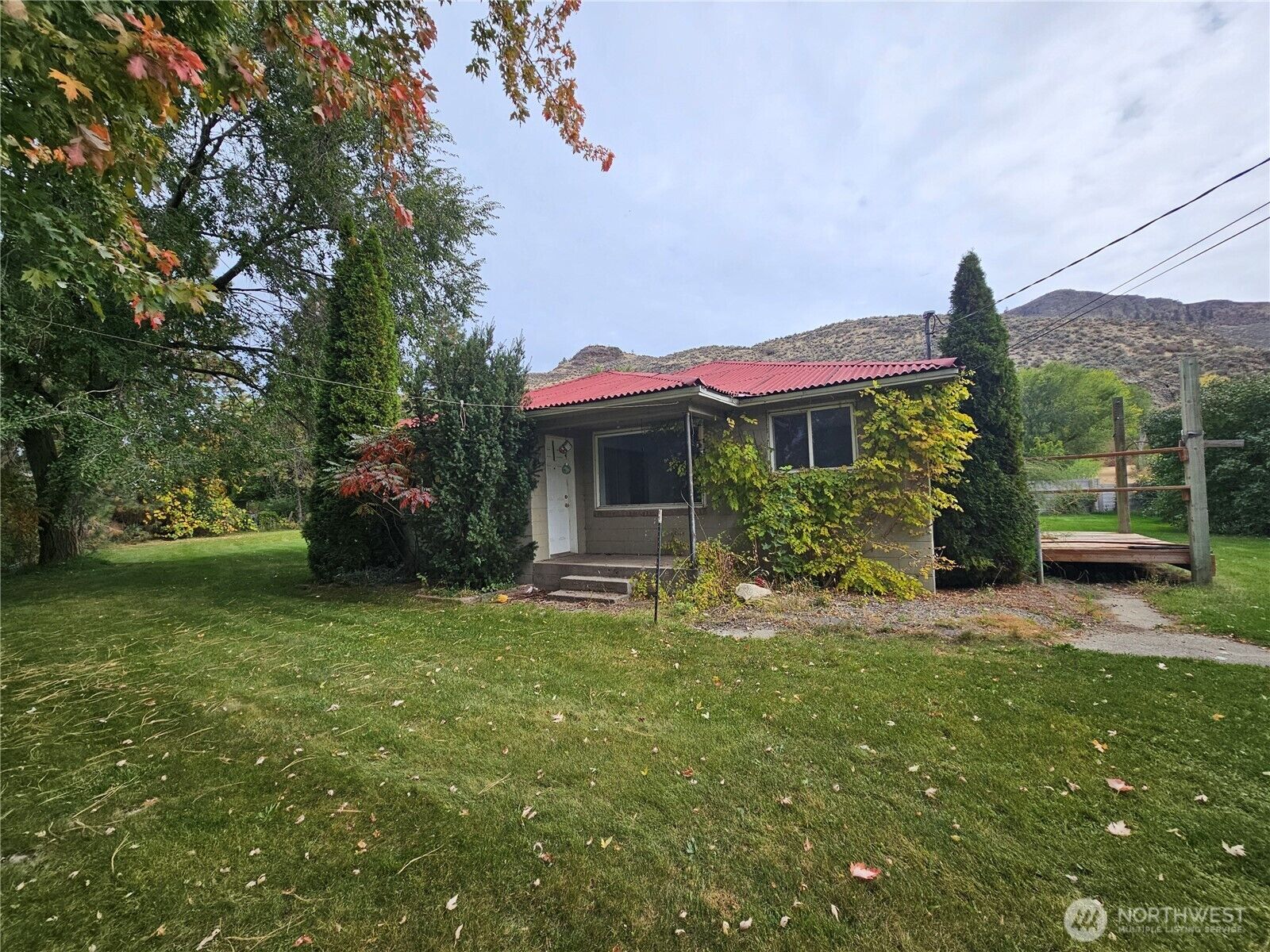 Property Photo:  32258 B  Hwy 97 B  WA 98855 
