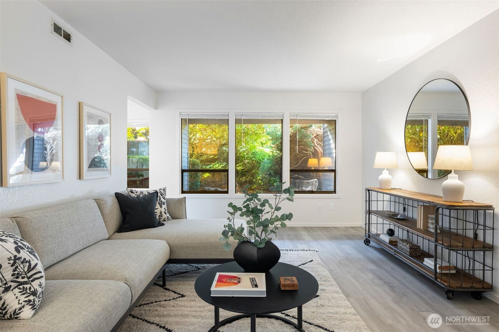 Property Photo: 11618 100th Avenue NE 111 WA 98034