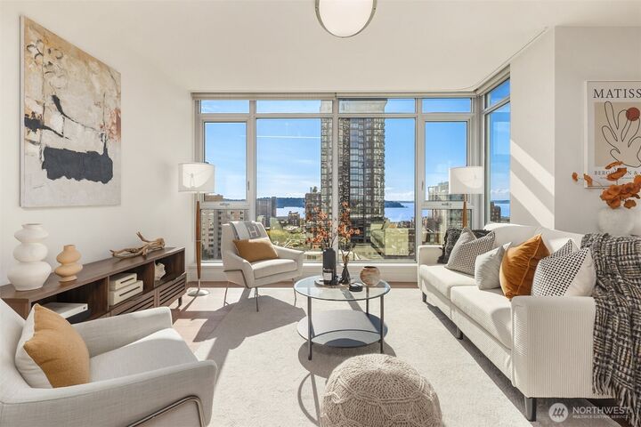 Property Photo: 588 Bell Street 1407S WA 98121