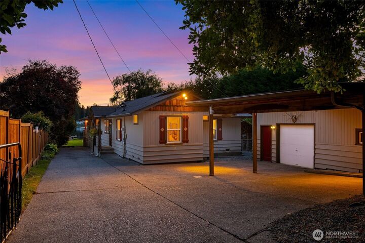 Property Photo: 30979 E Lake Morton Drive SE WA 98042