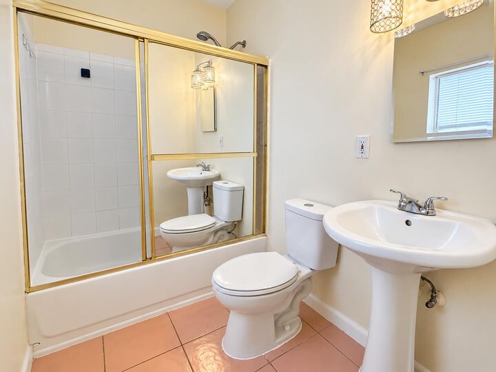 Property Photo:  2735 NE 9th Avenue Unit-B  FL 33334 