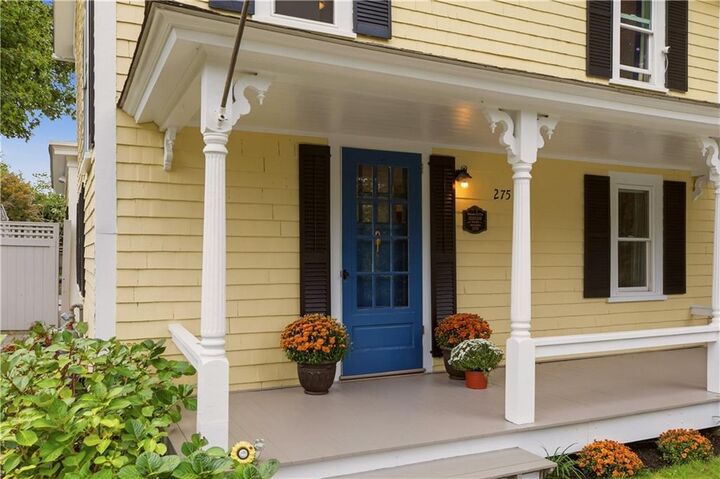 Property Photo:  275 Green End Avenue  RI 02842 