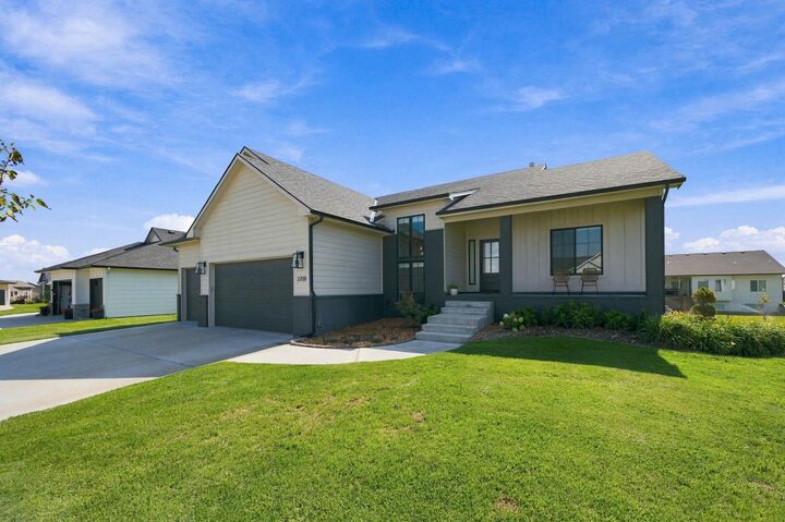 Property Photo: 2709 N Eagle Ct. KS 67226