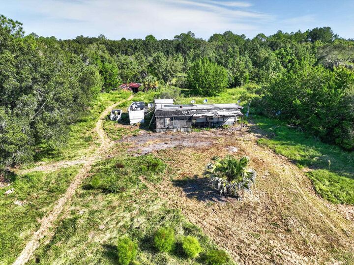 Property Photo: 301 County Road 2006 FL 32110