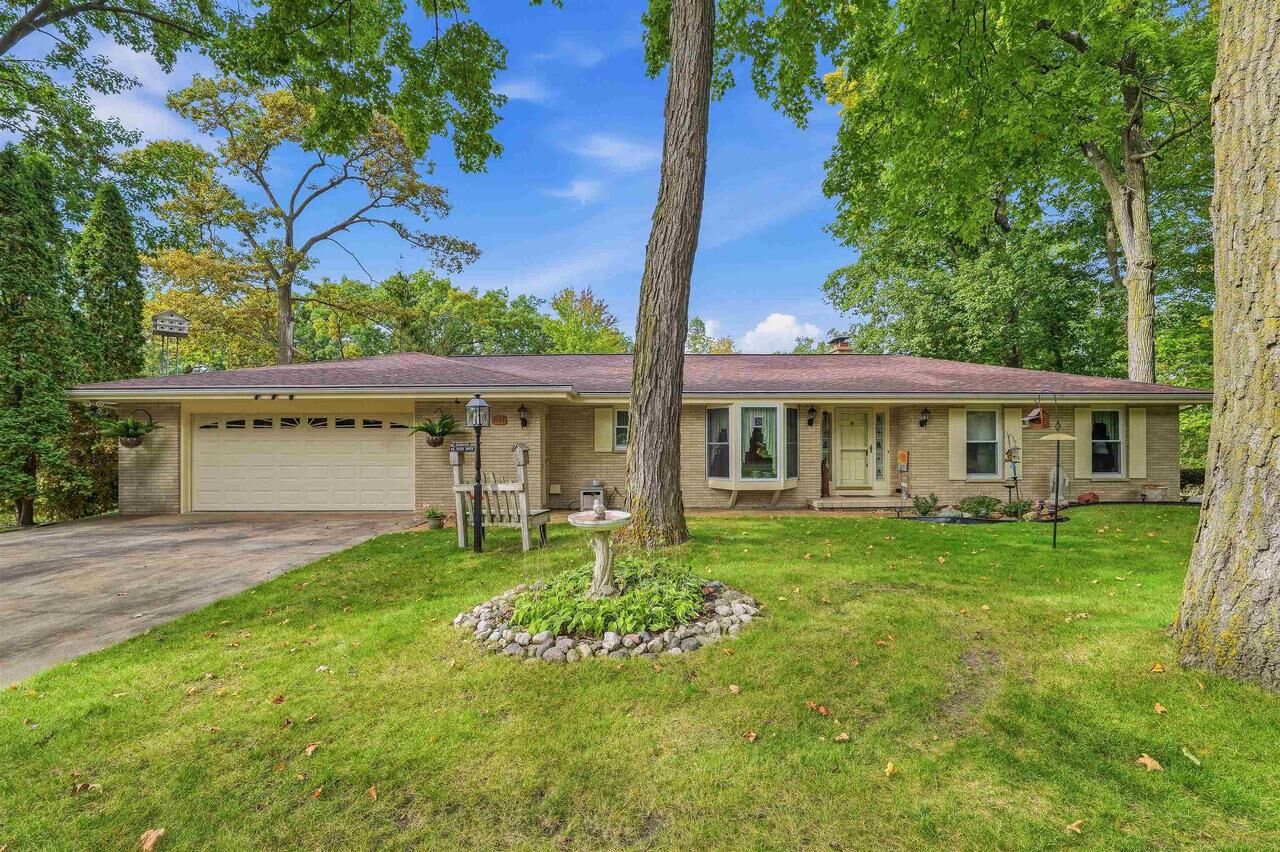 Property Photo: 611 River Drive WI 53050