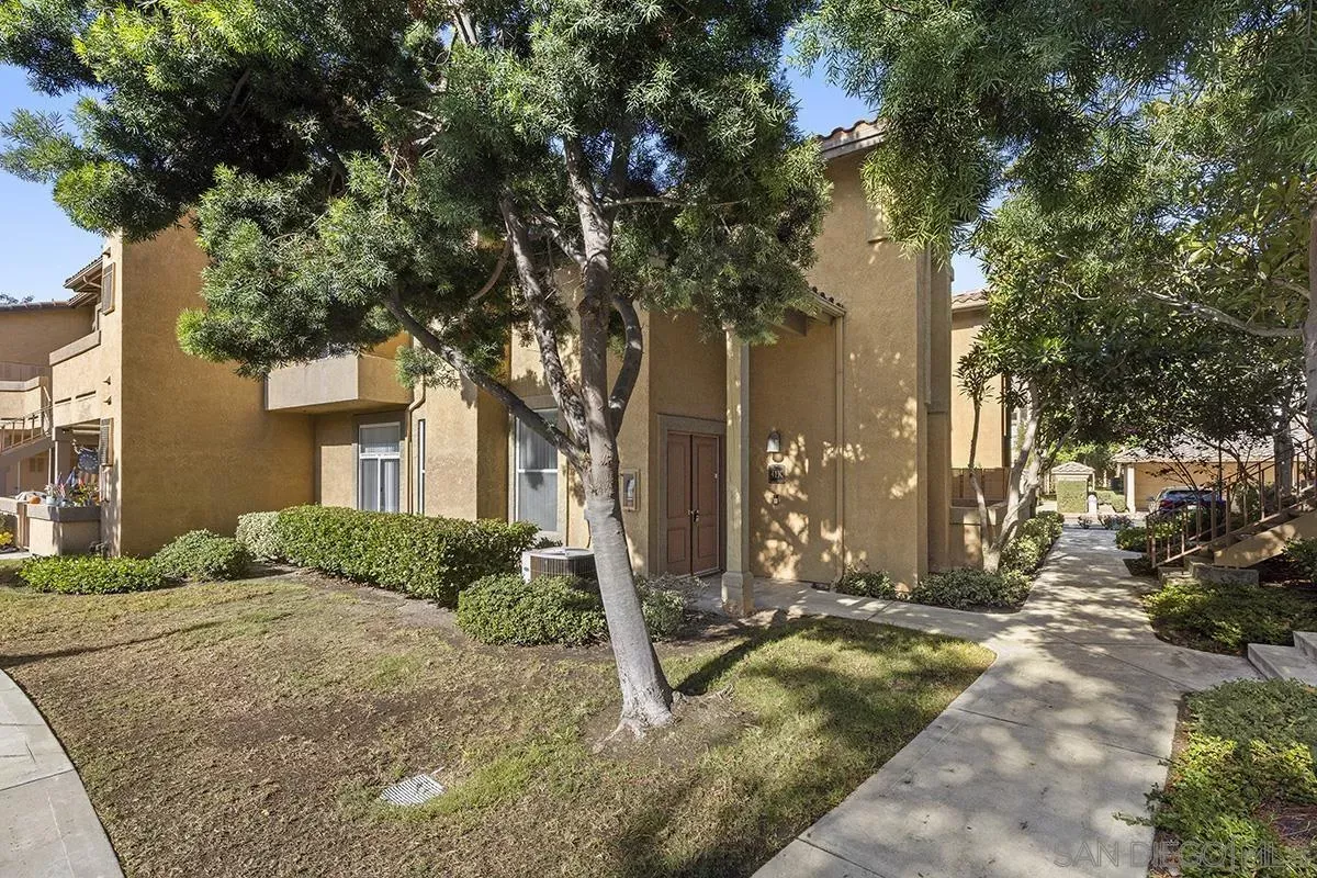 Property Photo:  19431 Rue De Valore 41K  CA 92610 