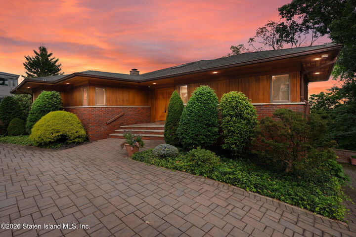Property Photo: 281 Howard Avenue NY 10301