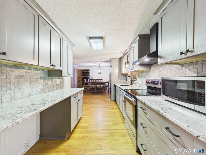 Property Photo:  10 Plum Orchard Road 1  CT 06489 