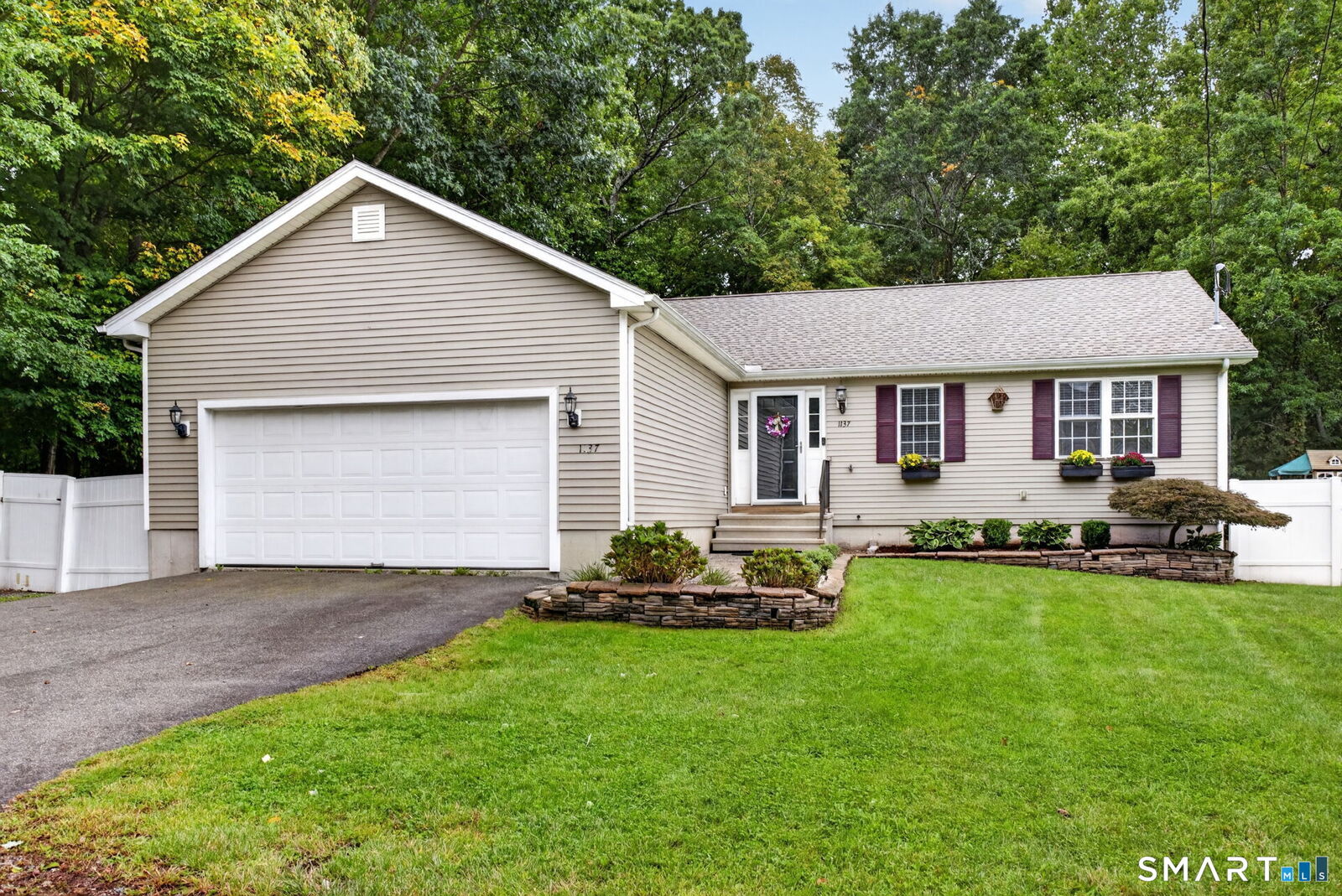 Property Photo: 1137 Ridgewood Road CT 06457