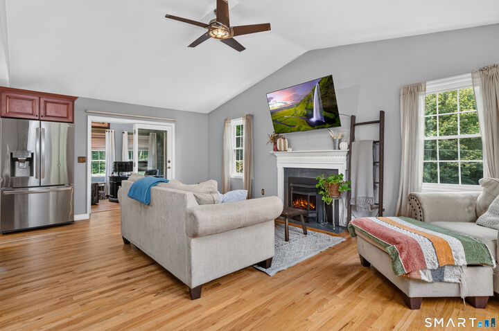 Property Photo:  18 Rockridge Terrace  CT 06712 