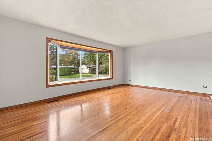 Property Photo:  45 Cardinal Crescent  SK S4S 4Y6 