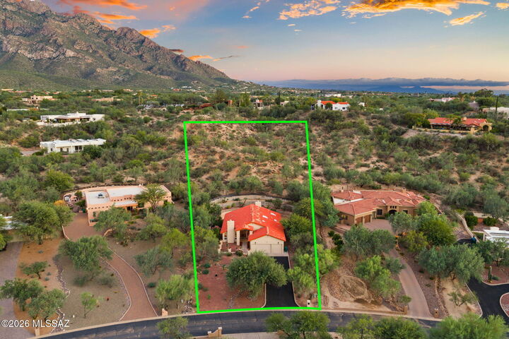 Property Photo:  435 W Valoro Drive  AZ 85737 