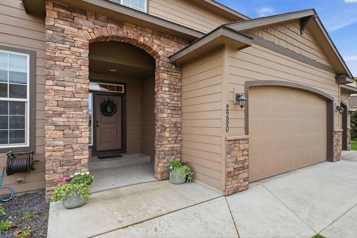Property Photo: 2280 Coppercreek St WA 99354