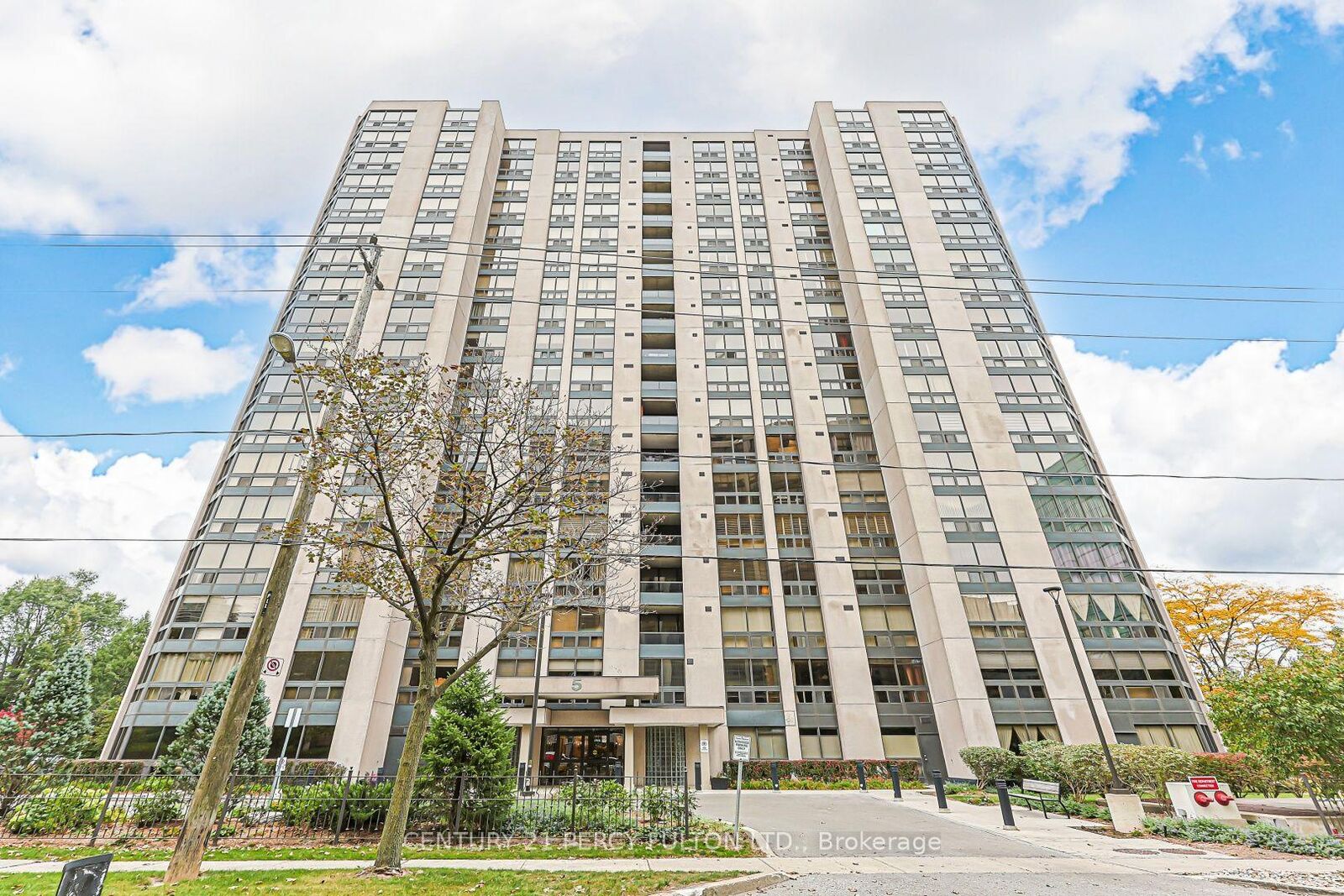 Property Photo: 5 Kenneth Avenue 907 ON M2N 6M7