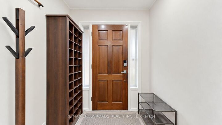 Property Photo: 106 Stilecroft Drive 7 ON M3J 1A9