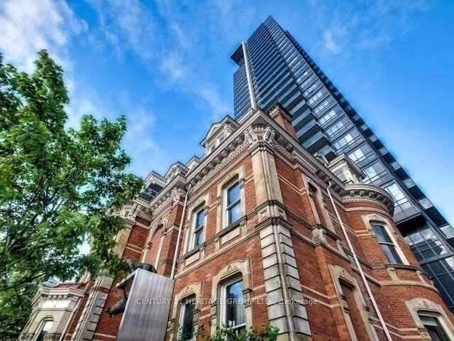 Property Photo:  28 Linden Street 2104  ON M4Y 1V6 