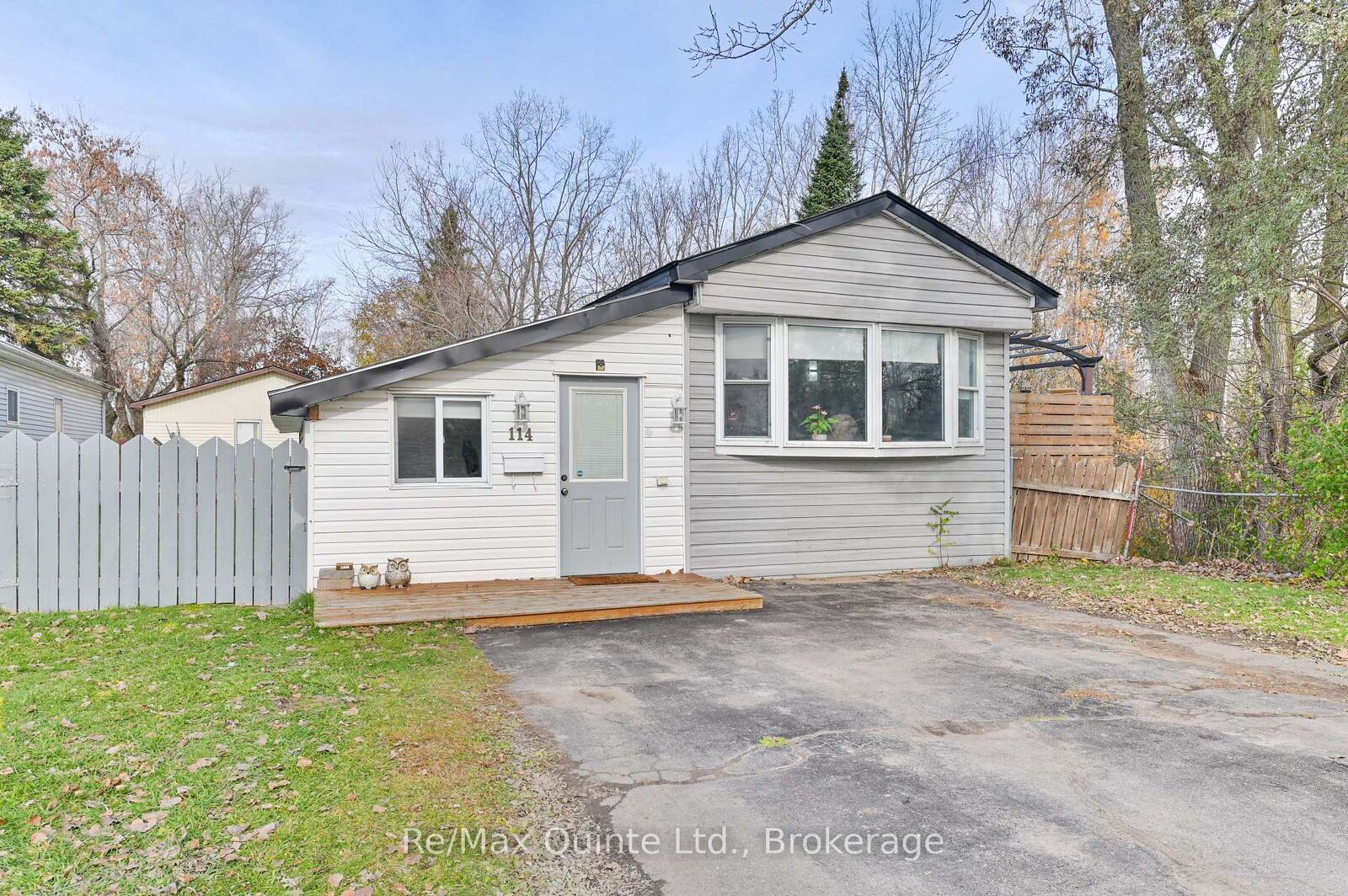 Property Photo:  529 Old Highway 2 N/A 114  ON K8V 5P5 