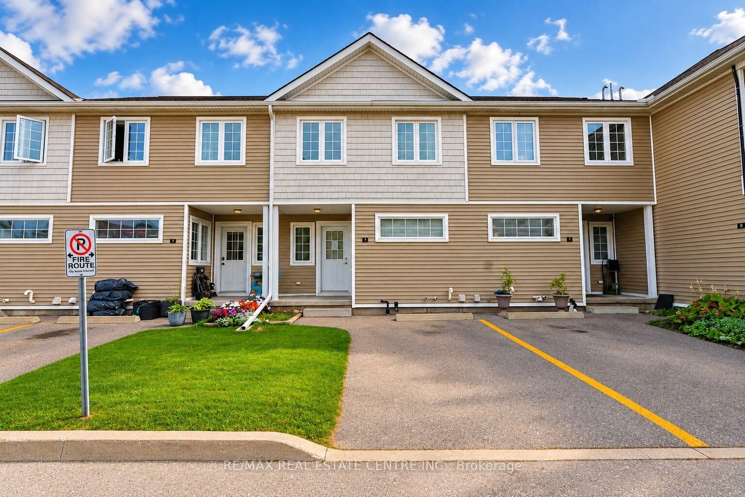 Property Photo:  23 Howe Drive 8  ON N2E 1J3 