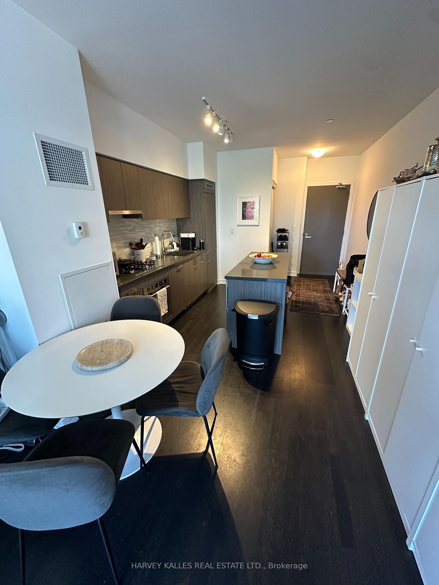 Property Photo:  501 St Clair Avenue W 412  ON M5P 0A2 