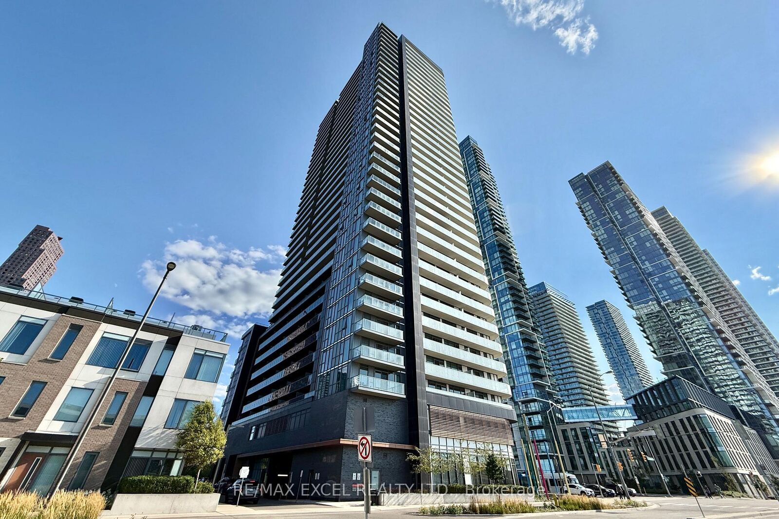 Property Photo:  7895 Jane Street 3201  ON L4K 2M7 
