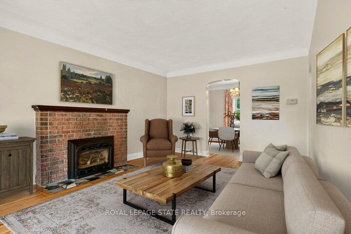 Photo de la propriété:  64 Tweedsmuir Avenue  ON L9H 4H5 