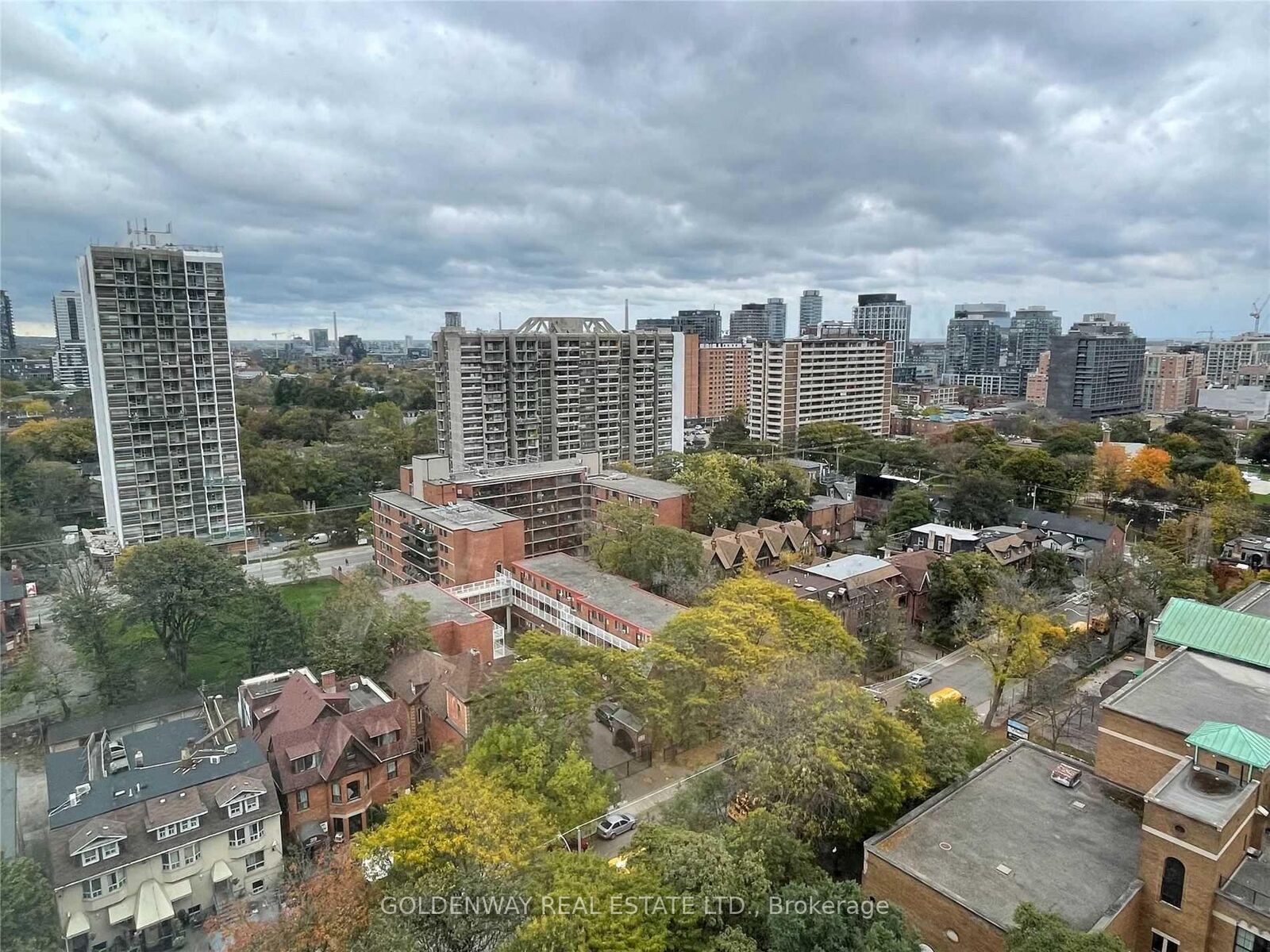 Property Photo:  219 Dundas Street E 1902  ON M5A 0V1 