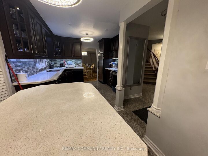 Property Photo:  36 Beaumont Drive Upper  ON L1T 1P8 