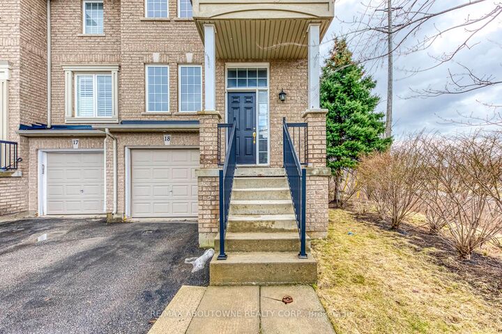 Property Photo:  2280 Baronwood Drive Unit 18  ON L6M 5J8 