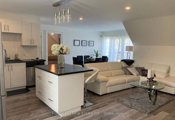 Property Photo:  51 Louisa Street W Carriage House  ON N0H 2P0 
