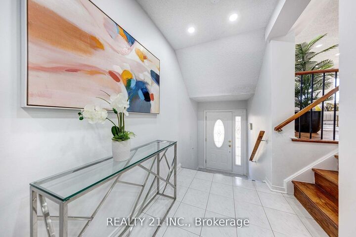 Property Photo:  130 Morningview Trail  ON M1B 5L2 