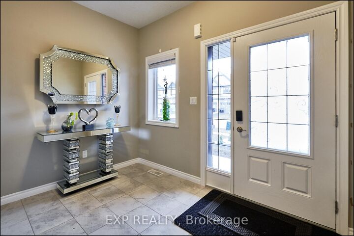 Property Photo:  967 Wright Drive Main  ON L4R 0E7 