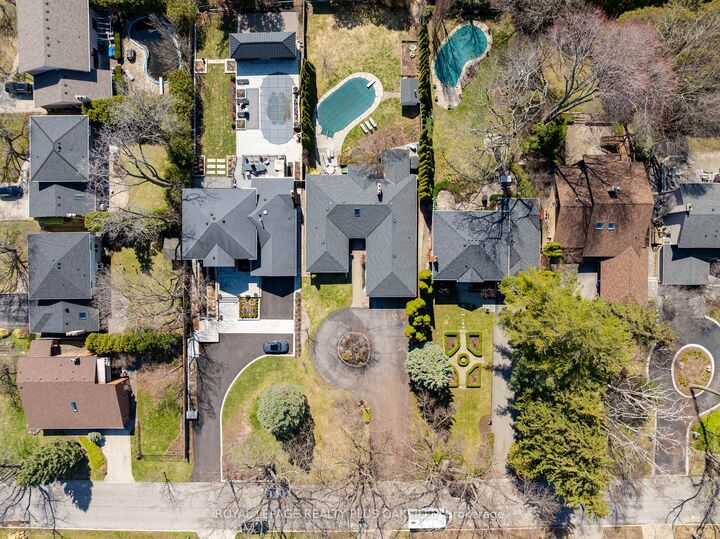 Property Photo: 258 Shoreacres Road ON L7L 2H4