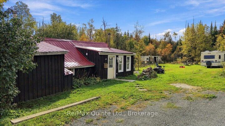 Property Photo:  984 Cleveland Road  ON K0K 1Y0 