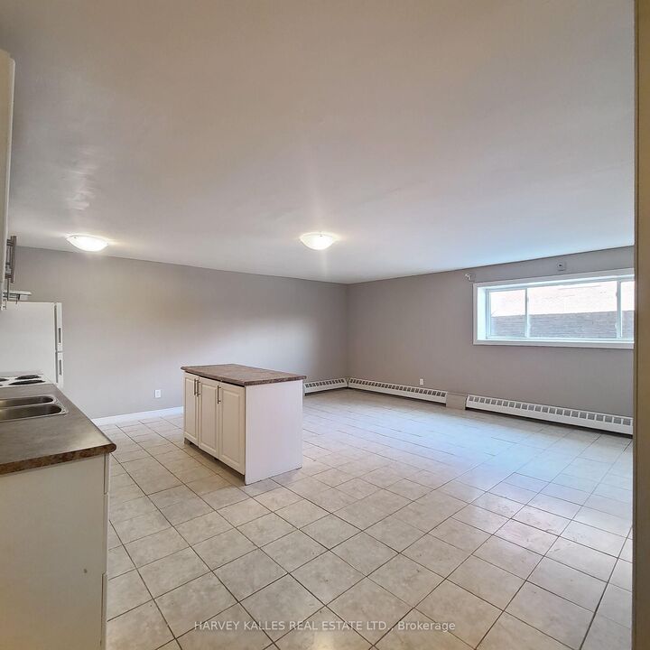 Property Photo:  80 Blackfriar Avenue 109  ON M9R 3S9 