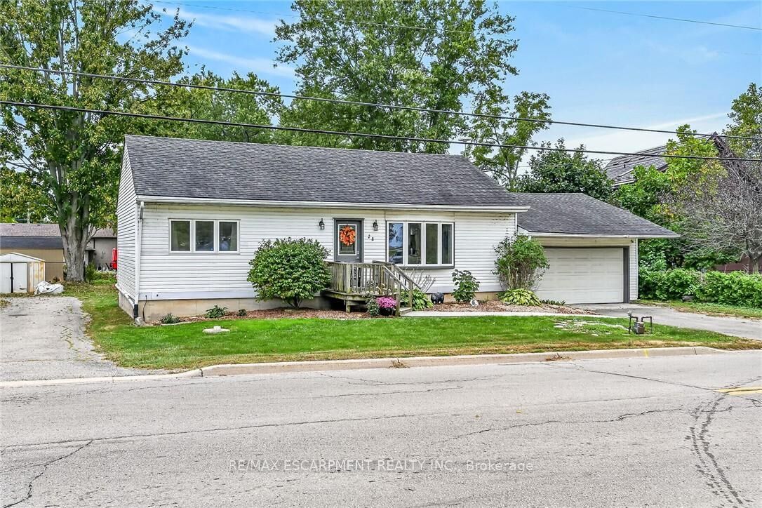 Property Photo:  28 Nelles Street E  ON N0A 1R0 