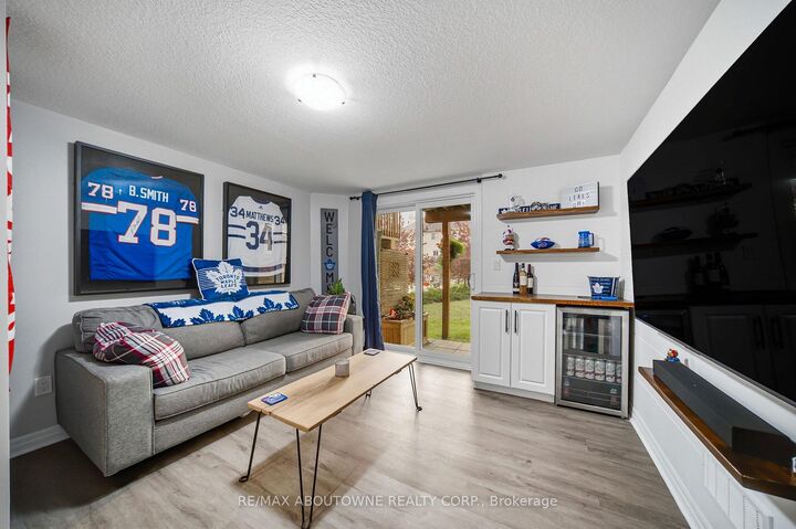 Property Photo:  750 Lawrence Street 38  ON N3H 0A9 