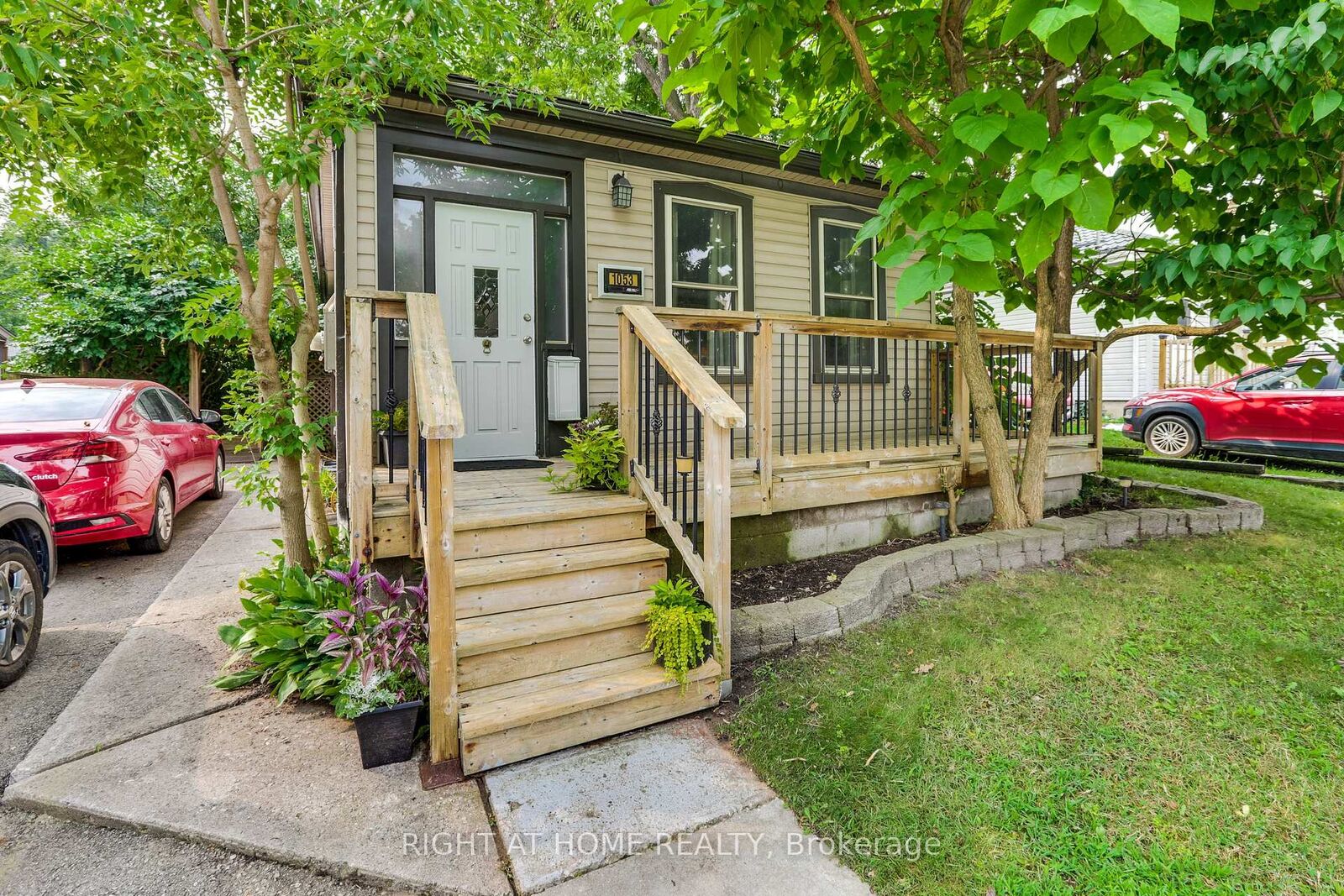 Property Photo:  1053 Frances Street  ON N5W 2L8 