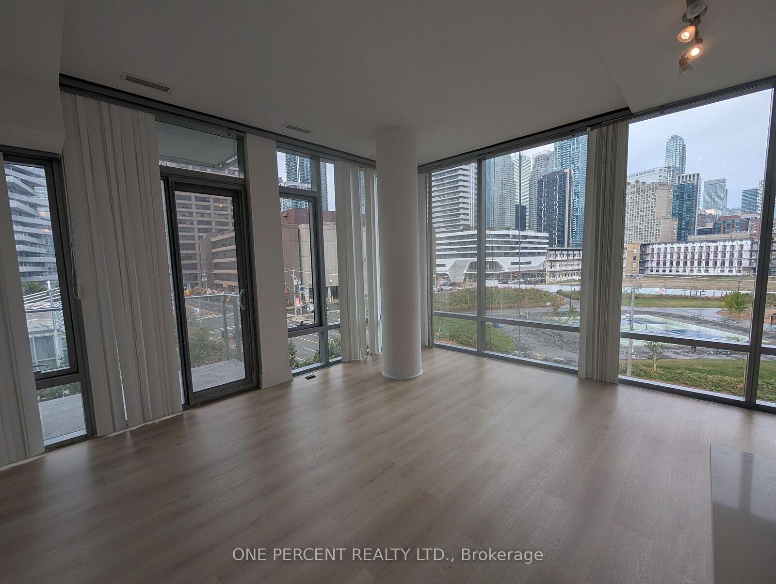 Property Photo:  39 Queens Quay E 441  ON M5E 0A5 