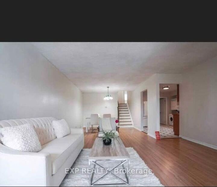 Property Photo:  26 Greenleaf Terrace Main  ON M1B 4J4 