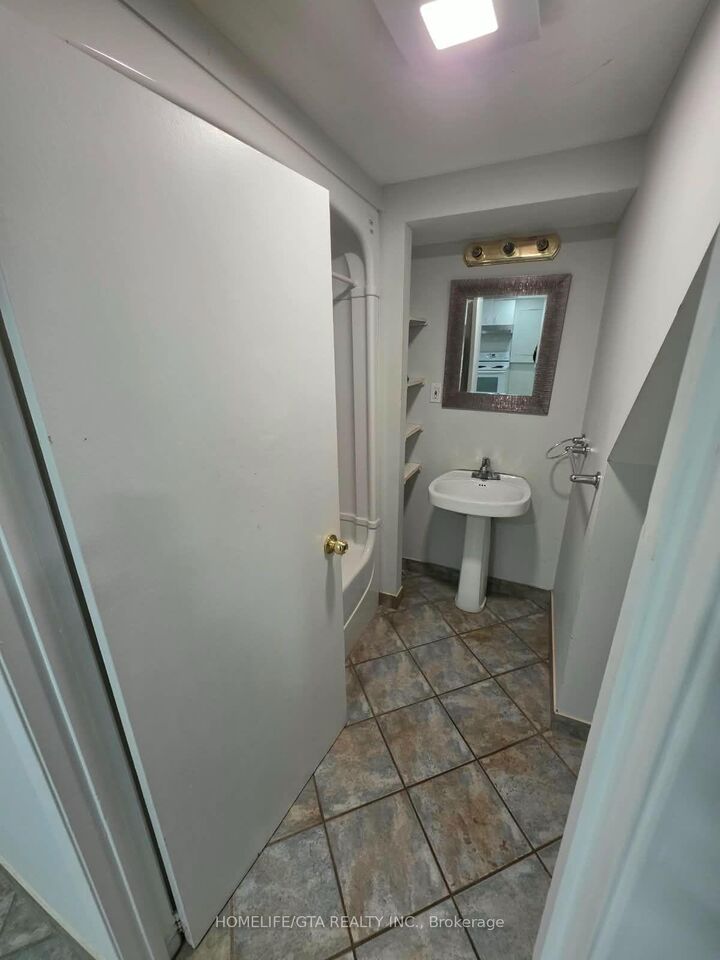 Property Photo:  214 Ravenscroft Road Basement  ON L1T 2T4 