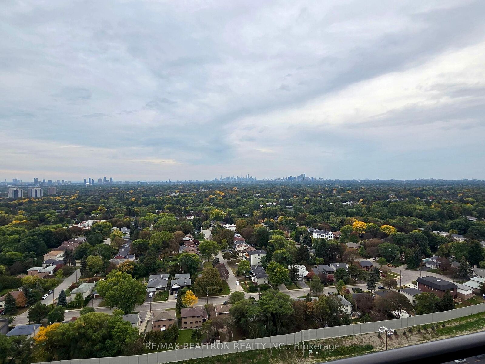 Property Photo:  85 McMahon Drive 3102  ON M2K 0H1 