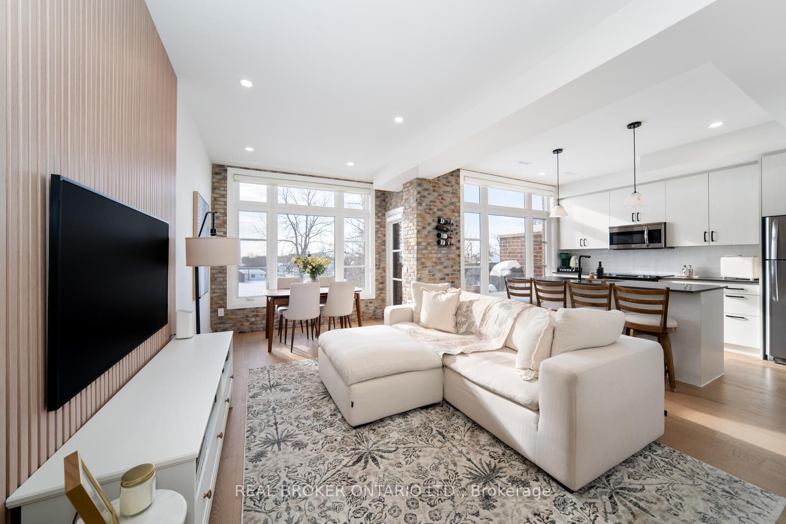 Photo de la propriété:  8167 Kipling Avenue 48  ON L4L 0G4 