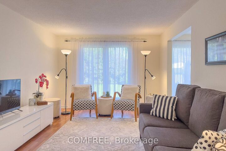 Property Photo:  28 Bluejay Drive  ON L4M 5P2 