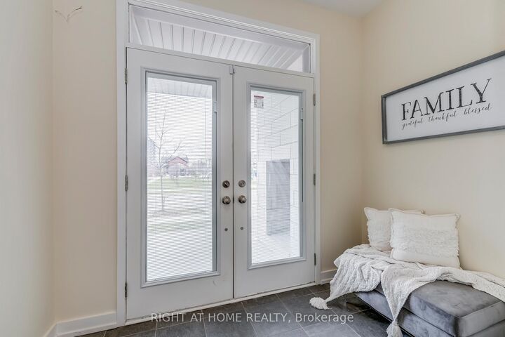 Property Photo:  272 Squire Crescent  ON L6H 0L8 