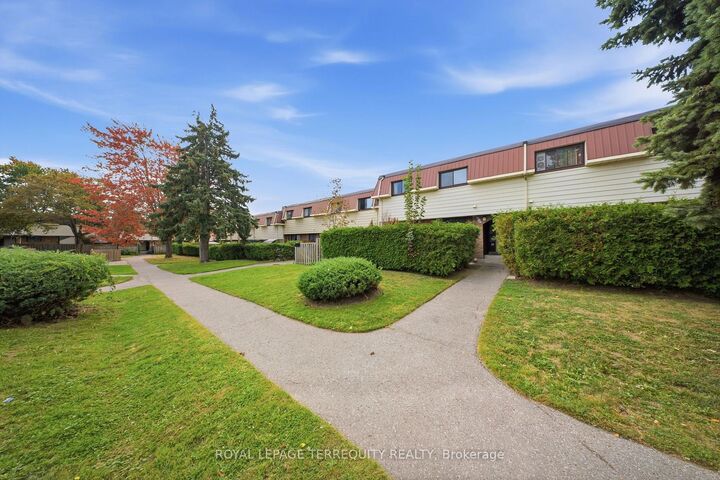 Property Photo:  506 Normandy Street 21  ON L1H 7N8 