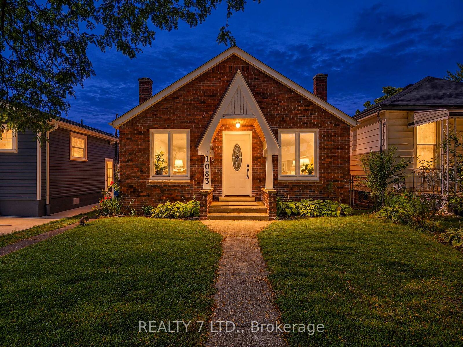 Property Photo:  1083 Campbell Avenue  ON N9B 2J4 