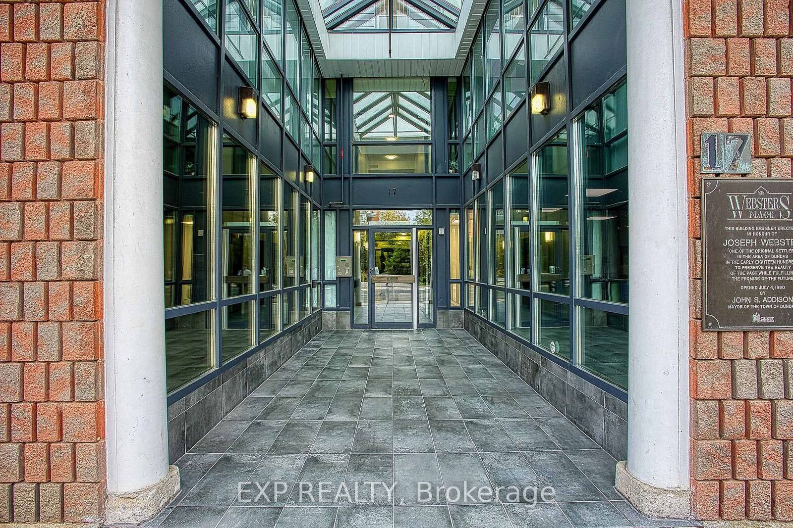 Property Photo:  17 King Street E 502  ON L9H 1B7 