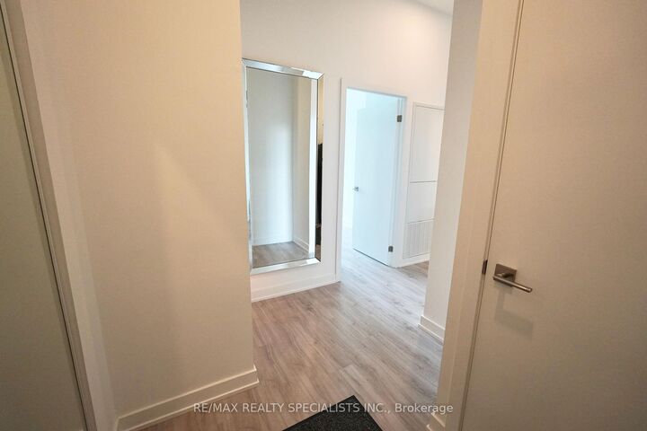 Property Photo:  252 Church Street 908  ON M5B 1Z2 