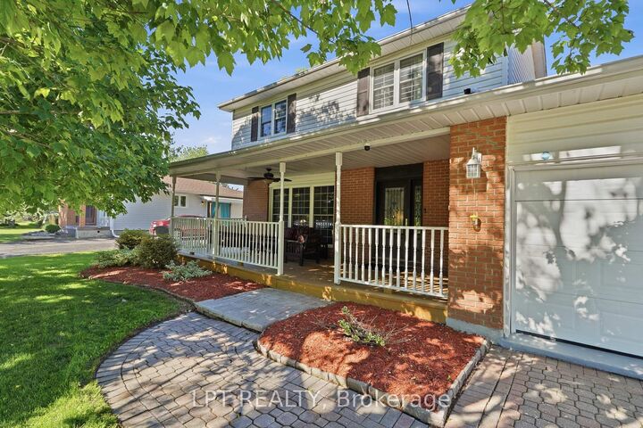 Photo de la propriété:  18 Louise Crescent  ON K0A 1W0 